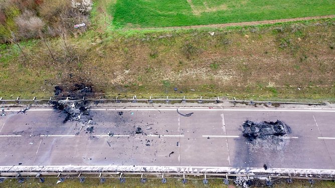 Unfallstelle in Luftaufnahme (Foto: S.Dietzel) Unfallstelle in Luftaufnahme (Foto: S.Dietzel)