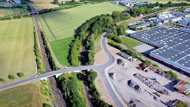 Die neue Anbindung an das Gewerbegebiet Ost (ehem. Baumwollspinne-Gel&auml;nde) aus der Vogelperspektive. (Foto: Kamillo Schwanengel)