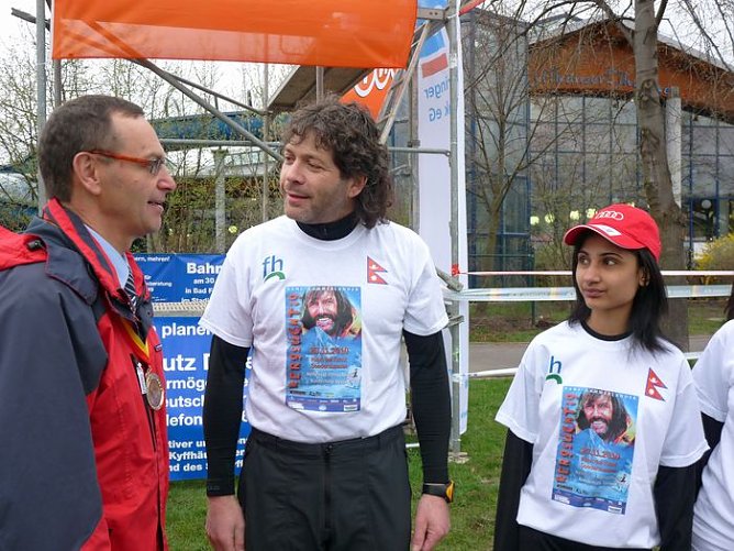 Kinderhilfe Nepal (Foto: Karl-Heinz Herrmann) Kinderhilfe Nepal (Foto: Karl-Heinz Herrmann)