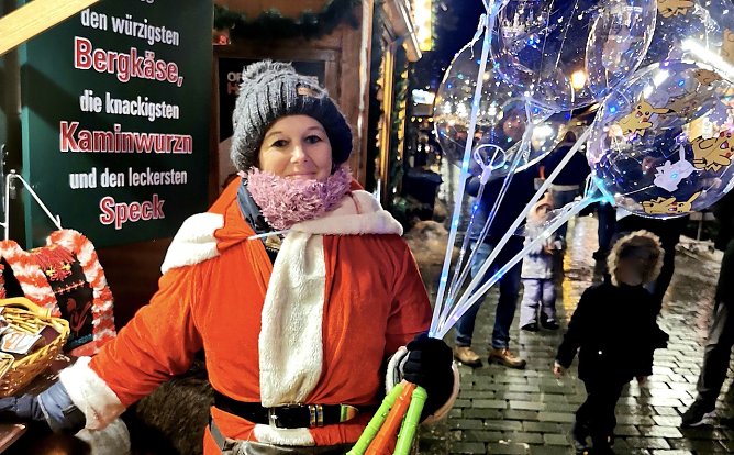 Impressionen vom Weihnachtsmarkt in Wernigerode (Foto: Jürgen Mehne aus Nordhausen) Impressionen vom Weihnachtsmarkt in Wernigerode (Foto: Jürgen Mehne aus Nordhausen)