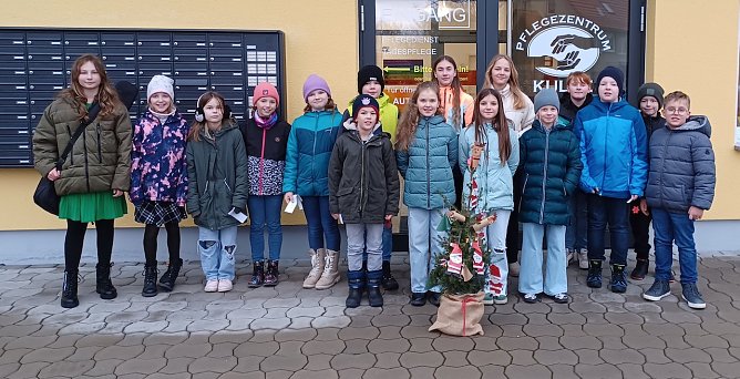 Sch&uuml;ler besuchten ein Pflegeheim (Foto: A.Hoppe)