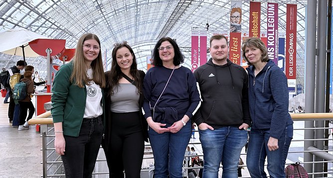 Das Bilbliotheksteam in Leipzig (Foto: R.Wei&szlig;bach)
