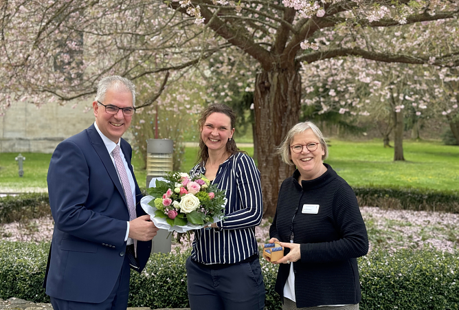 v.l.: Dr. Gregor Bett, Nicole Kahl, Dr. med. Dietlind Klaus  (Foto: Eichsfeld Klinikum)