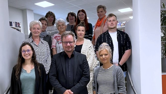 Das Treffen, zu dem auch B&uuml;rgermeister Christian Zwingmann gekommen war, fand in der Leinefelder Bibliothek statt.  (Foto: Natalie Hunger)