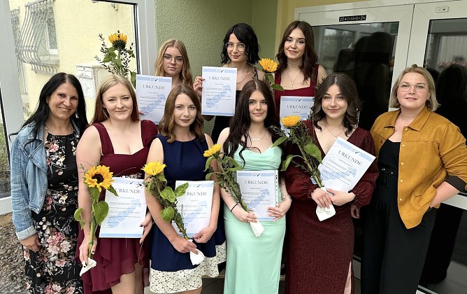 Abschlussfoto der Kosmetikerinnen (Foto: Annett Weber) Abschlussfoto der Kosmetikerinnen (Foto: Annett Weber)