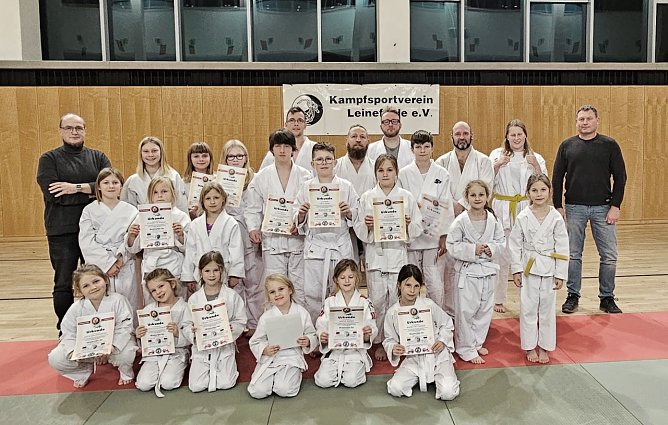 Die Prüfungsteilnehmer (Foto: Joachim Retzek) Die Prüfungsteilnehmer (Foto: Joachim Retzek)