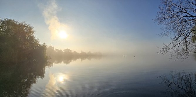 Tauchersee Kiesschacht in Nordhausen�bei Sonnenaufgang (Foto: Helmut Liesegang )