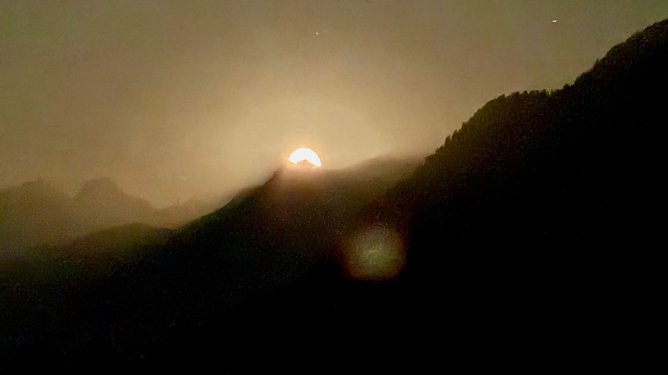 Mondaufgang (Foto: Volker Weickert) Mondaufgang (Foto: Volker Weickert)