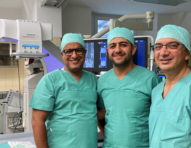 Dr. med. Firas Salem, Dr. med. Rakan Al Flyti, Dr. med. Toryali Noorzai, Ober&auml;rzte der Urologie am Eichsfeld Klinikum (Foto: Eichsfeld Klinikum, Reich)