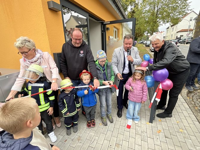 Neueröffnung des Kallmeröder Kindergartens (Foto: Stadt Leinefelde-Worbis) Neueröffnung des Kallmeröder Kindergartens (Foto: Stadt Leinefelde-Worbis)