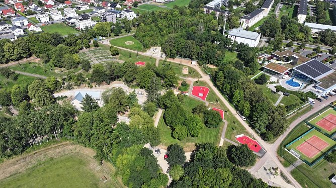 Landesgartenschaugelände Leinefelde (Foto: R.Weißbach) Landesgartenschaugelände Leinefelde (Foto: R.Weißbach)