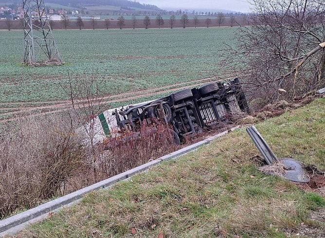 Verunfallter Lkw auf der A38 (Foto: Feuerwehr Breitenworbis/Silvio Dietzel)