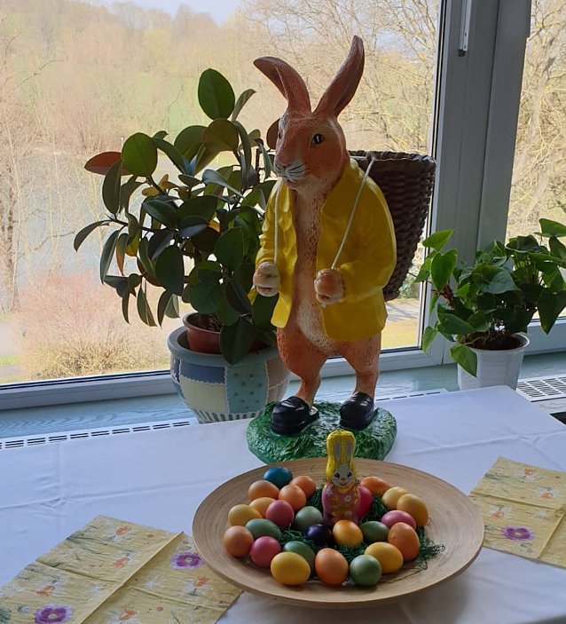 Bild: Geschm&uuml;cktes Fenster zu Ostern