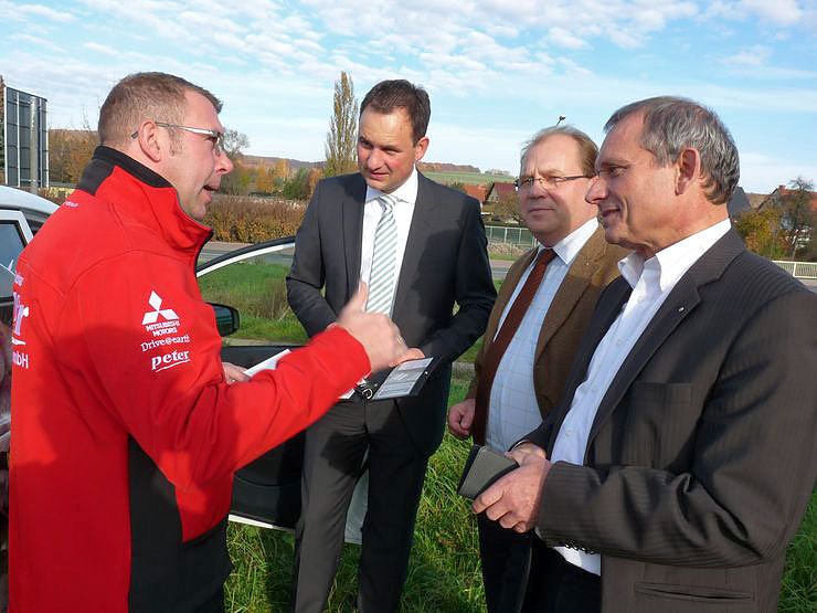 Stadtwerke Sondershausen GmbH sind nun auch mit Strom mobil. Autohaus Peter Gruppe &uuml;bergab heute E-Mobil...