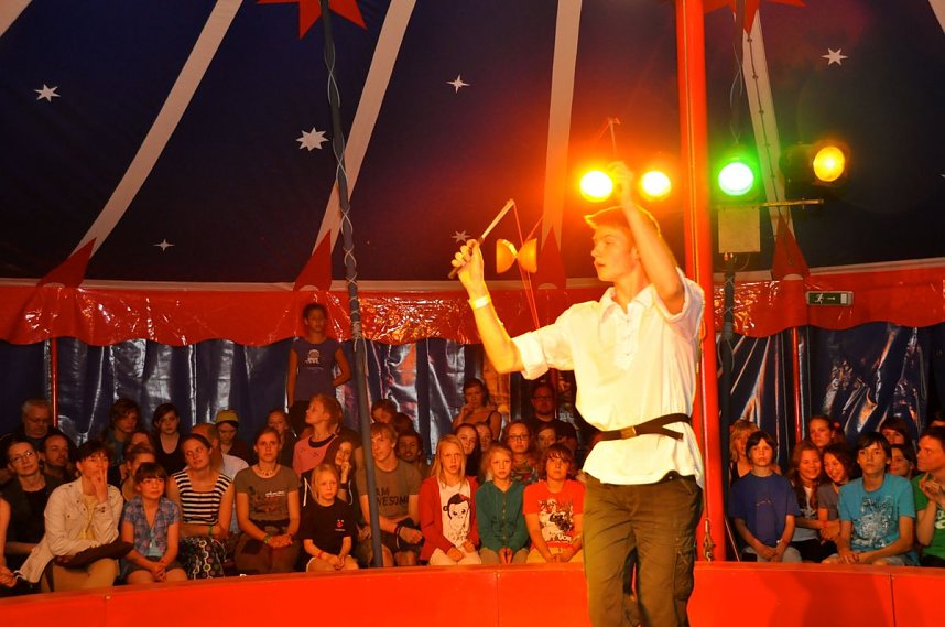 Quirliger Variet&eacute;abend zum Zirkusfestival