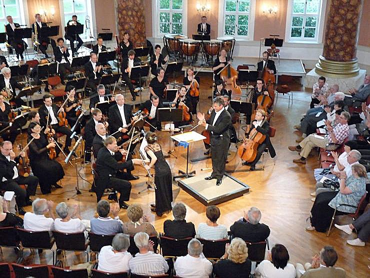 Im Mittelpunkt die Fl&ouml;te