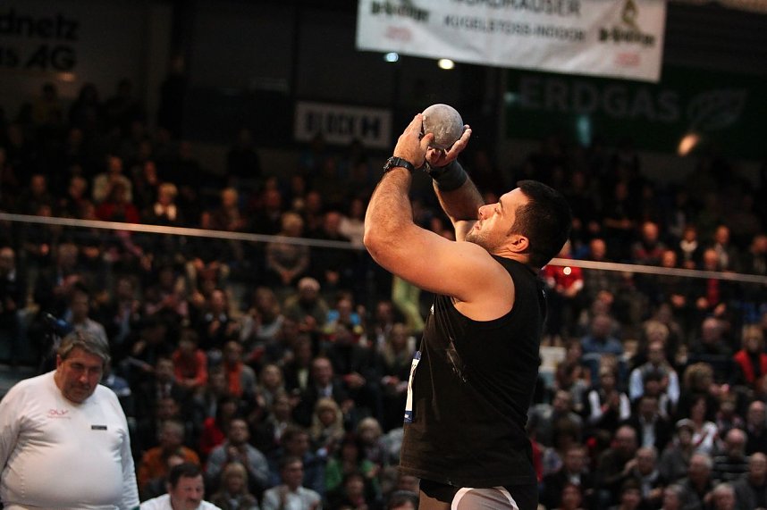 M&auml;nner beim Indoor