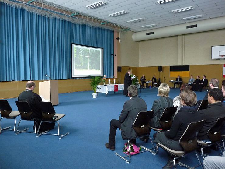 Ins Amt eingef&uuml;hrt