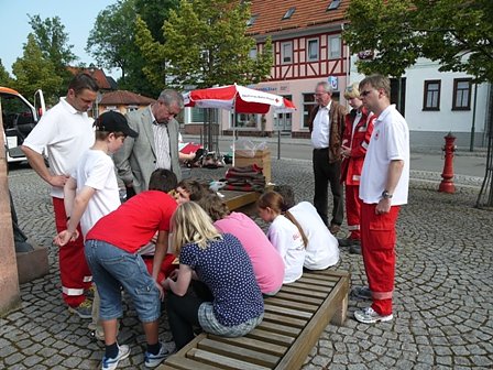Junge Sanit&auml;ter im Wettstreit