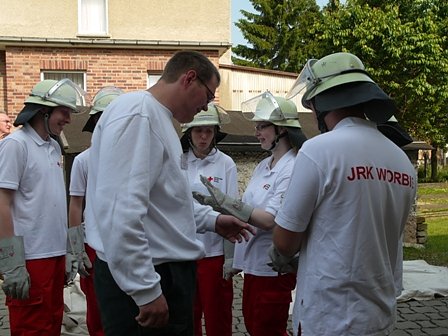 Junge Sanit&auml;ter im Wettstreit