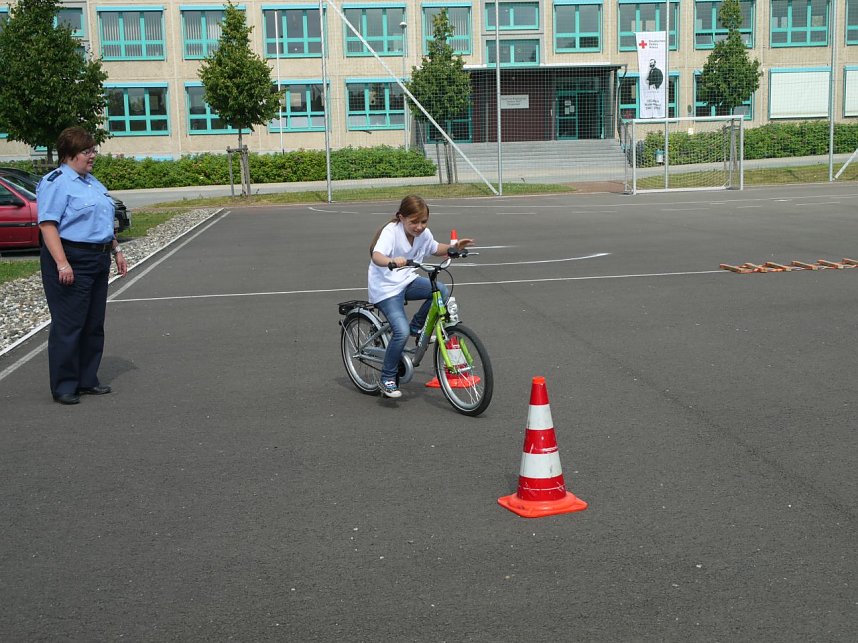 Junge Sanit&auml;ter im Wettstreit