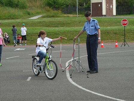 Junge Sanit&auml;ter im Wettstreit