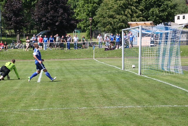 Wacker testet in Struth