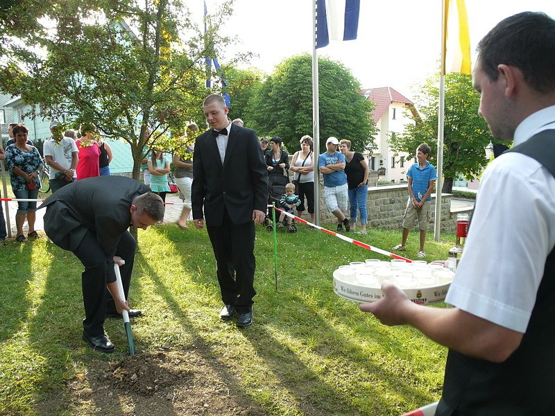Ausgrabung und Beginn der Leinefelder Kirmes 2013