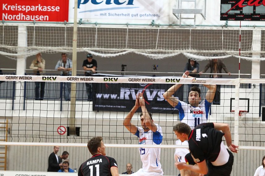 Am und neben dem Netz