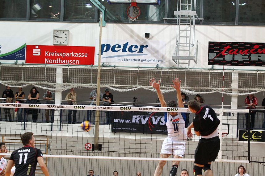 Am und neben dem Netz