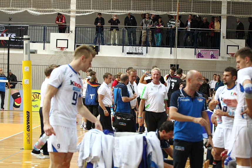 Am und neben dem Netz