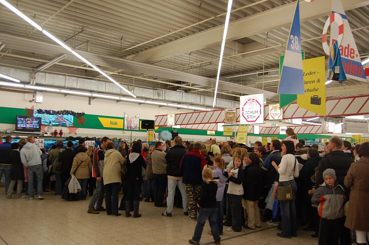 Autogrammstunde beFour in Nordhausen. nnz-City Scout on Tour