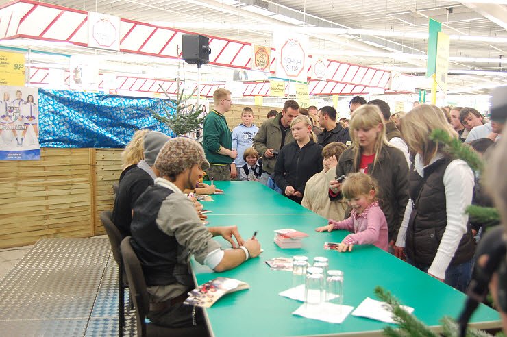 Autogrammstunde beFour in Nordhausen. nnz-City Scout on Tour