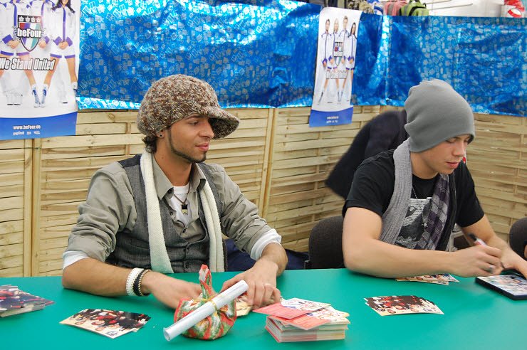 Autogrammstunde beFour in Nordhausen. nnz-City Scout on Tour