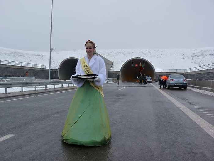 Er&ouml;ffnung Schm&uuml;cketunnel