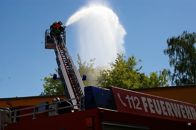 Feuerwehr&uuml;bung an Hentrich-Schule