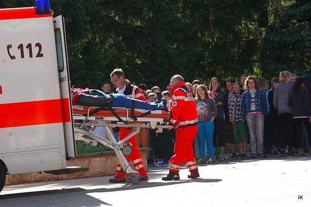 Feuerwehr&uuml;bung an Hentrich-Schule