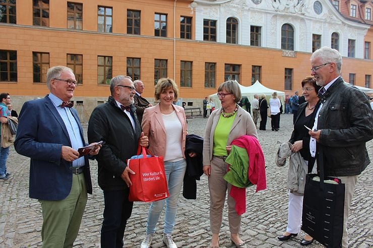 Prominente Premiereng&auml;ste