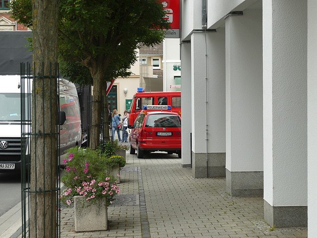 Feuerwehr&uuml;bung bei der Sparkasse