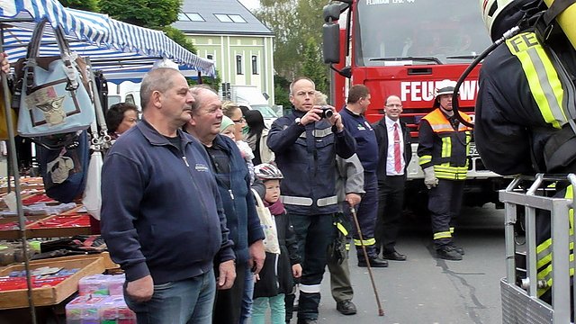 Feuerwehr&uuml;bung bei der Sparkasse