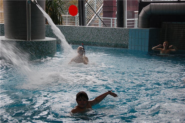 Pool-Party im Badehaus.NNZ-City Scout on Tour