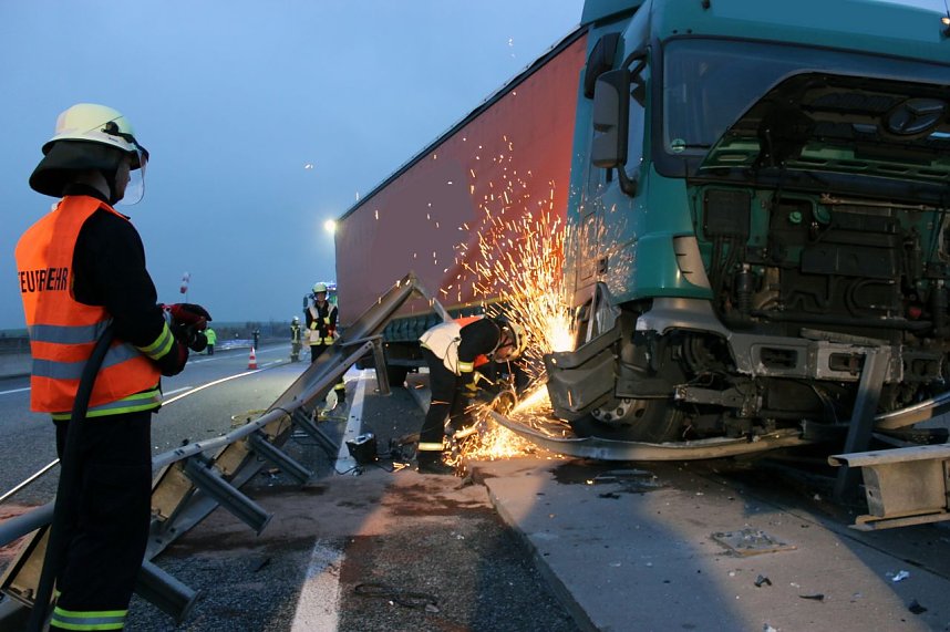 Unfall auf der A 38 zwischen Heiligenstadt und Leinefelde