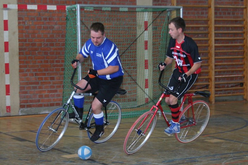 Ilfelder Duo &uuml;bernimmt Tabellenf&uuml;hrung zum Saisonauftakt der Radballer