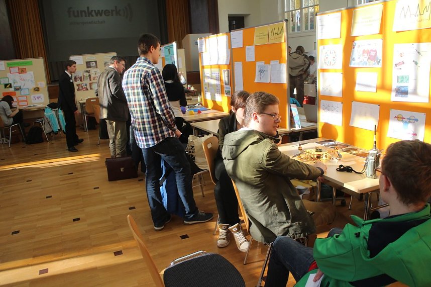 An der Hochschule Nordhausen pr&auml;sentierten heute Sch&uuml;lerinnen und Sch&uuml;ler ihre Projekte f&uuml;r den 13. Regionalwettbewerb "Jugend forscht"