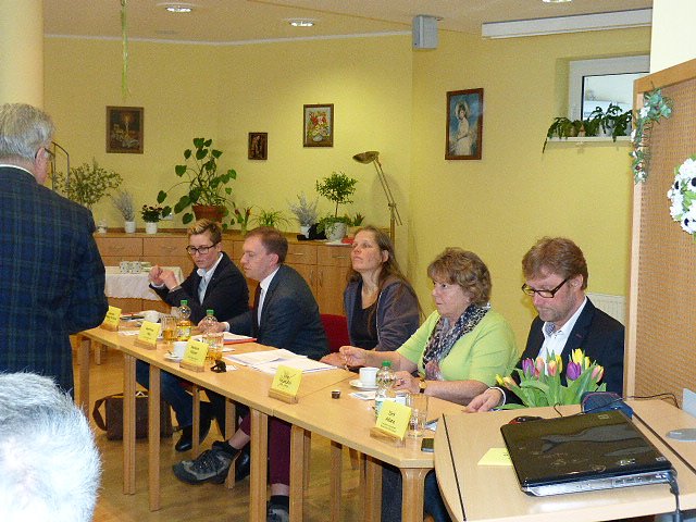 &Uuml;bergabe der Bauschutzbrillen an Abgeordneten des Landtages