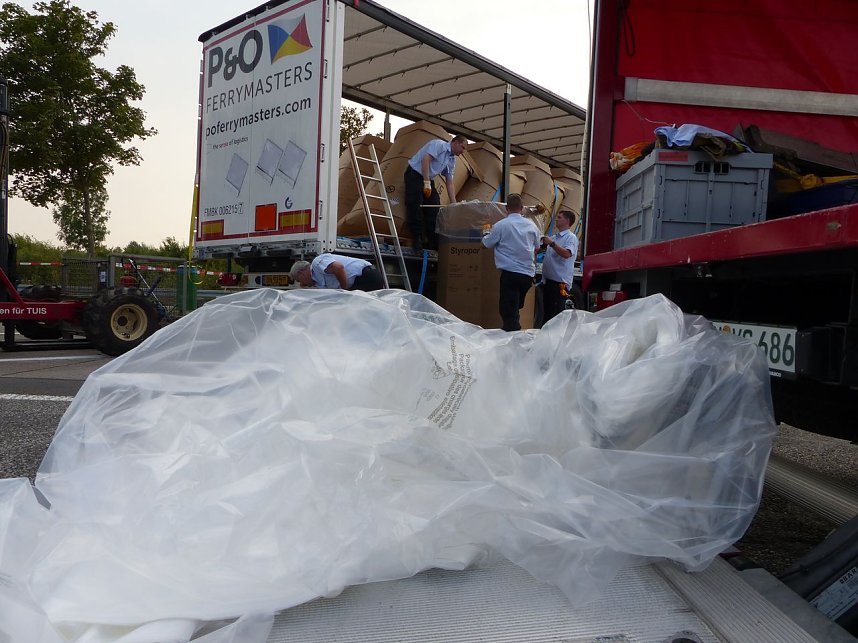 Gefahrgut soll umgeladen und gesichert werden