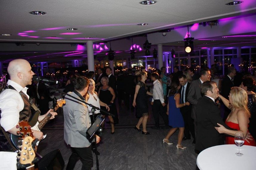 21. Fr&uuml;hlingsball im Autohaus Peter