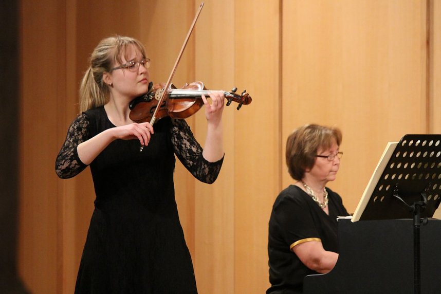 Junge Geiger im Konzert