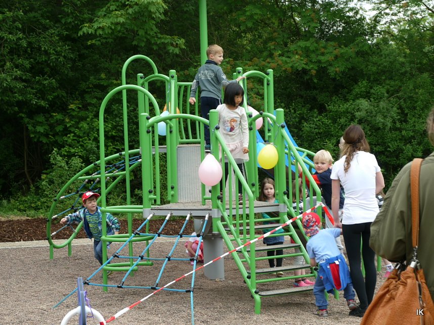 Einweihung Spielplatz Heinestra&szlig;e