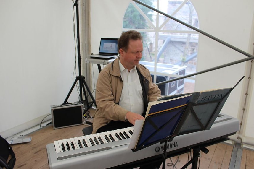 Mit Festakt schiefer Turm als gerettet gefeiert